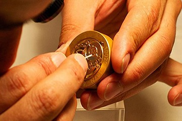 郑州劳力士腕表官方售后洗油